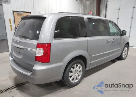 2013 Chrysler Town & Country Touring z USA, uszkodzony, nr VIN 2C4RC1BG6DR777891